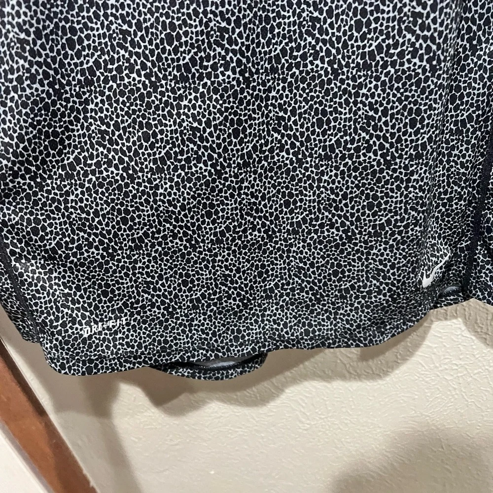 Nike lightweight tank